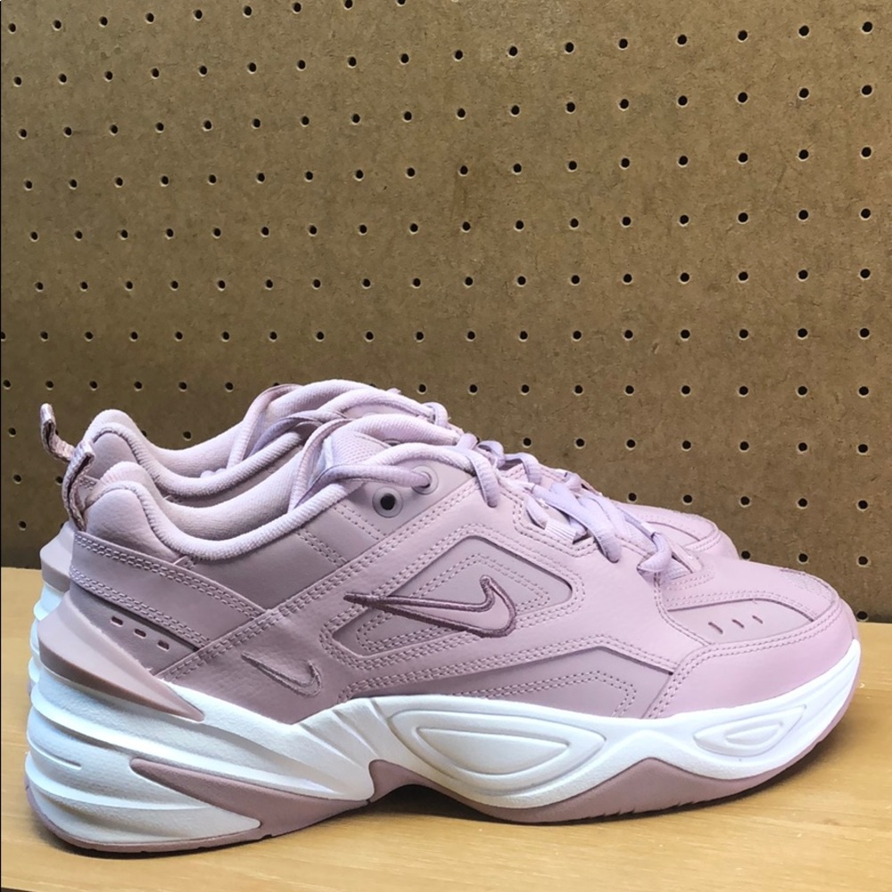 Women’s Nike M2K Tekno Plum Chalk Sneakers sz 9
